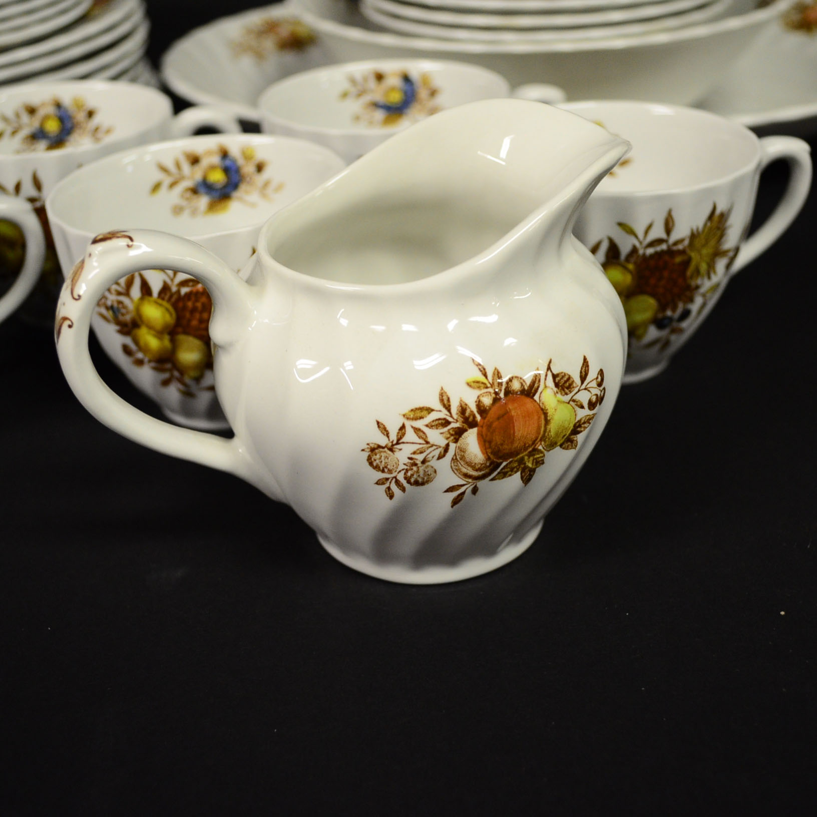Royal Wessex "Desire" China Service Set