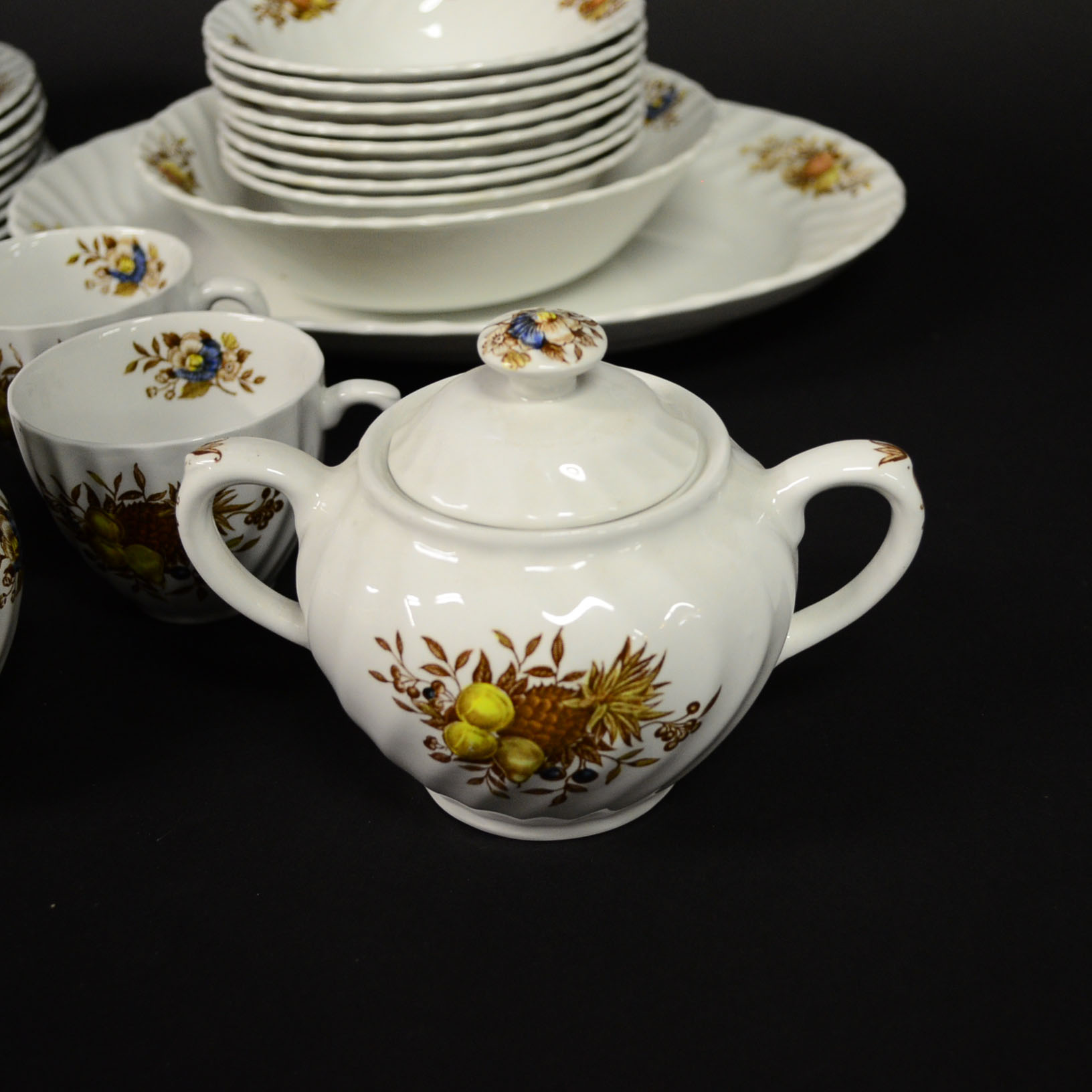 Royal Wessex "Desire" China Service Set