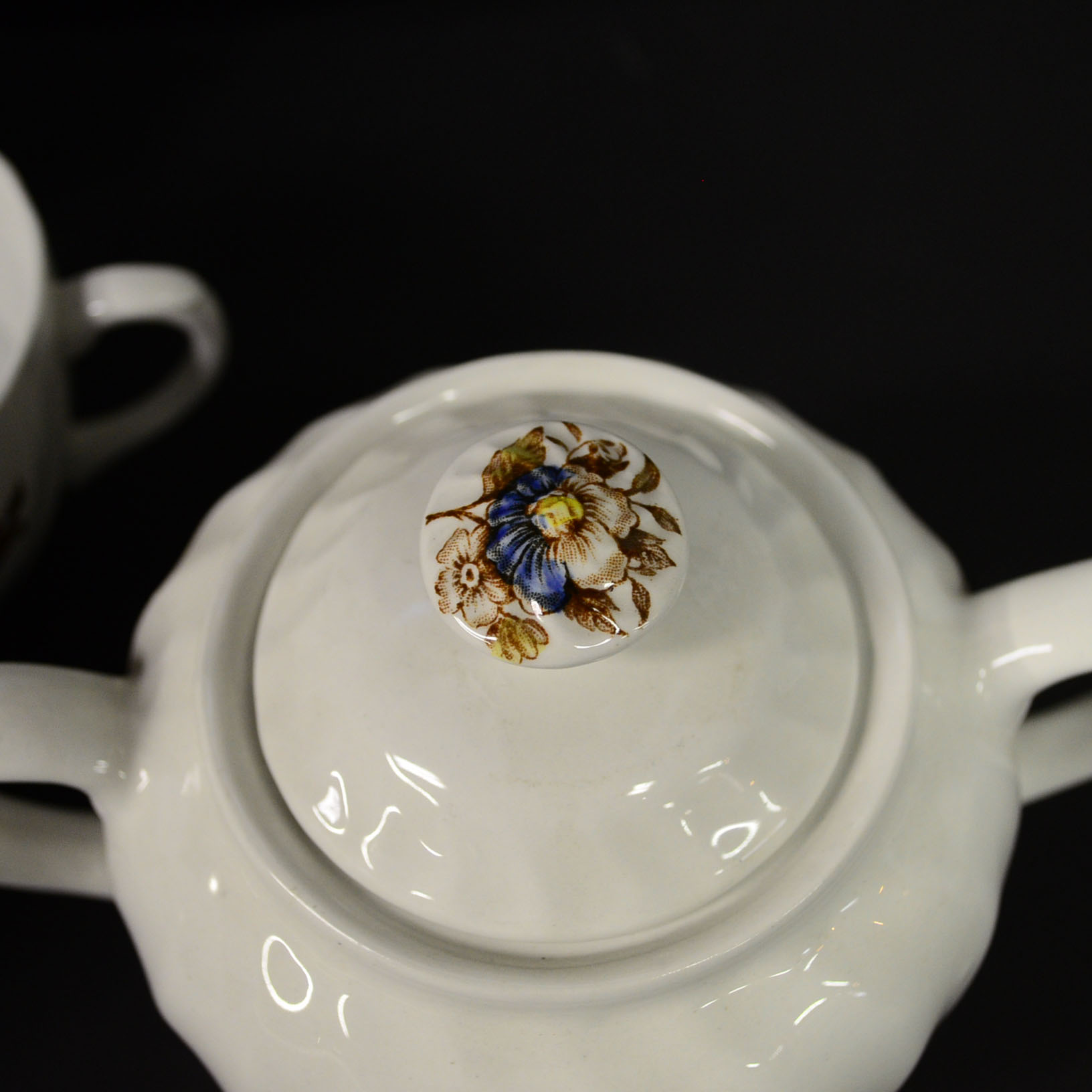 Royal Wessex "Desire" China Service Set