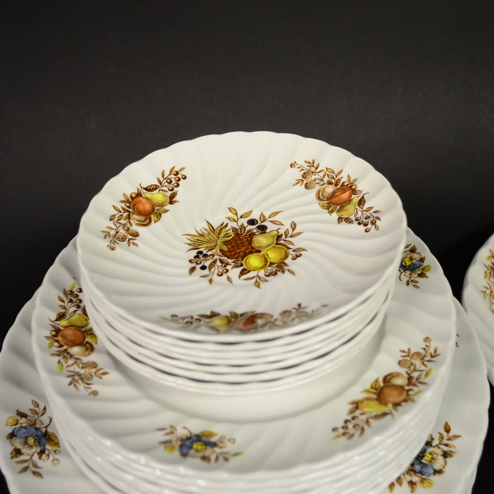 Royal Wessex "Desire" China Service Set