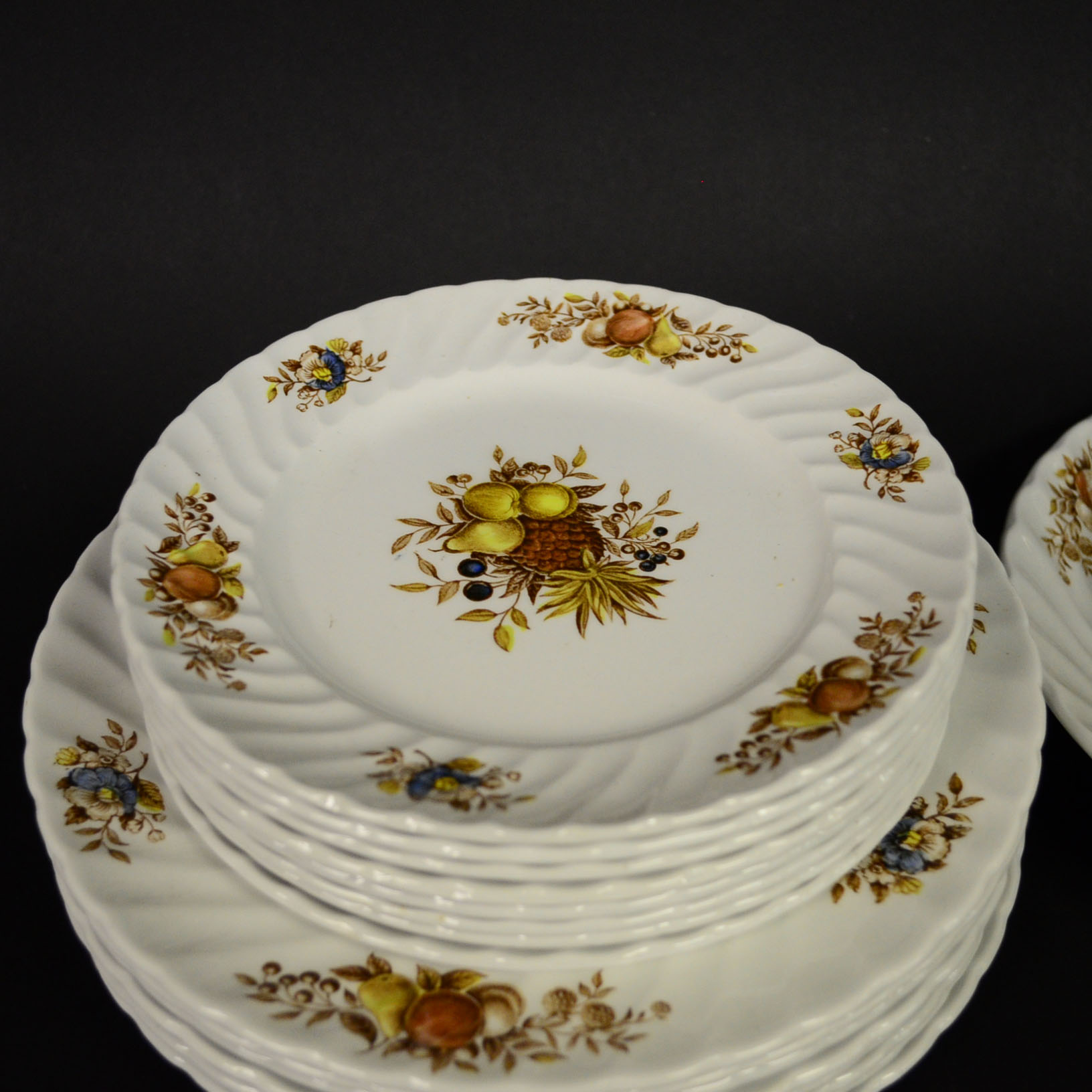 Royal Wessex "Desire" China Service Set