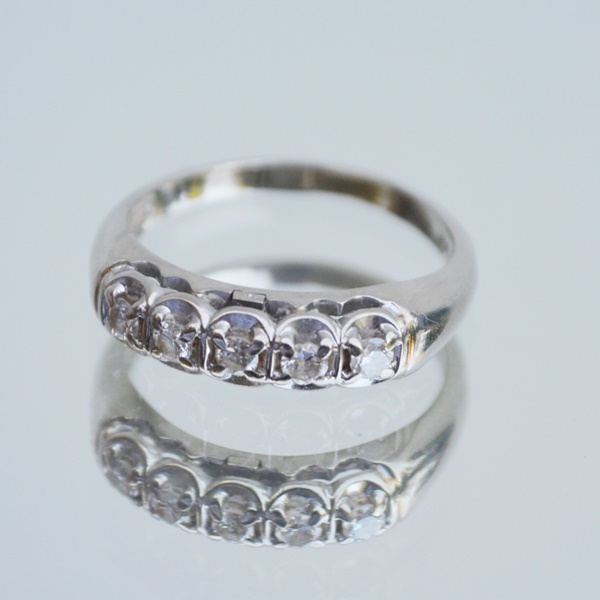 14K White Gold Diamond Ring