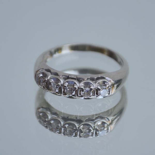 14K White Gold Diamond Ring