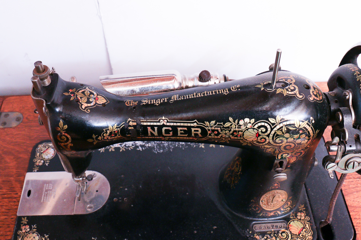 Antique Singer Sewing Machine, Bench and Thimbles