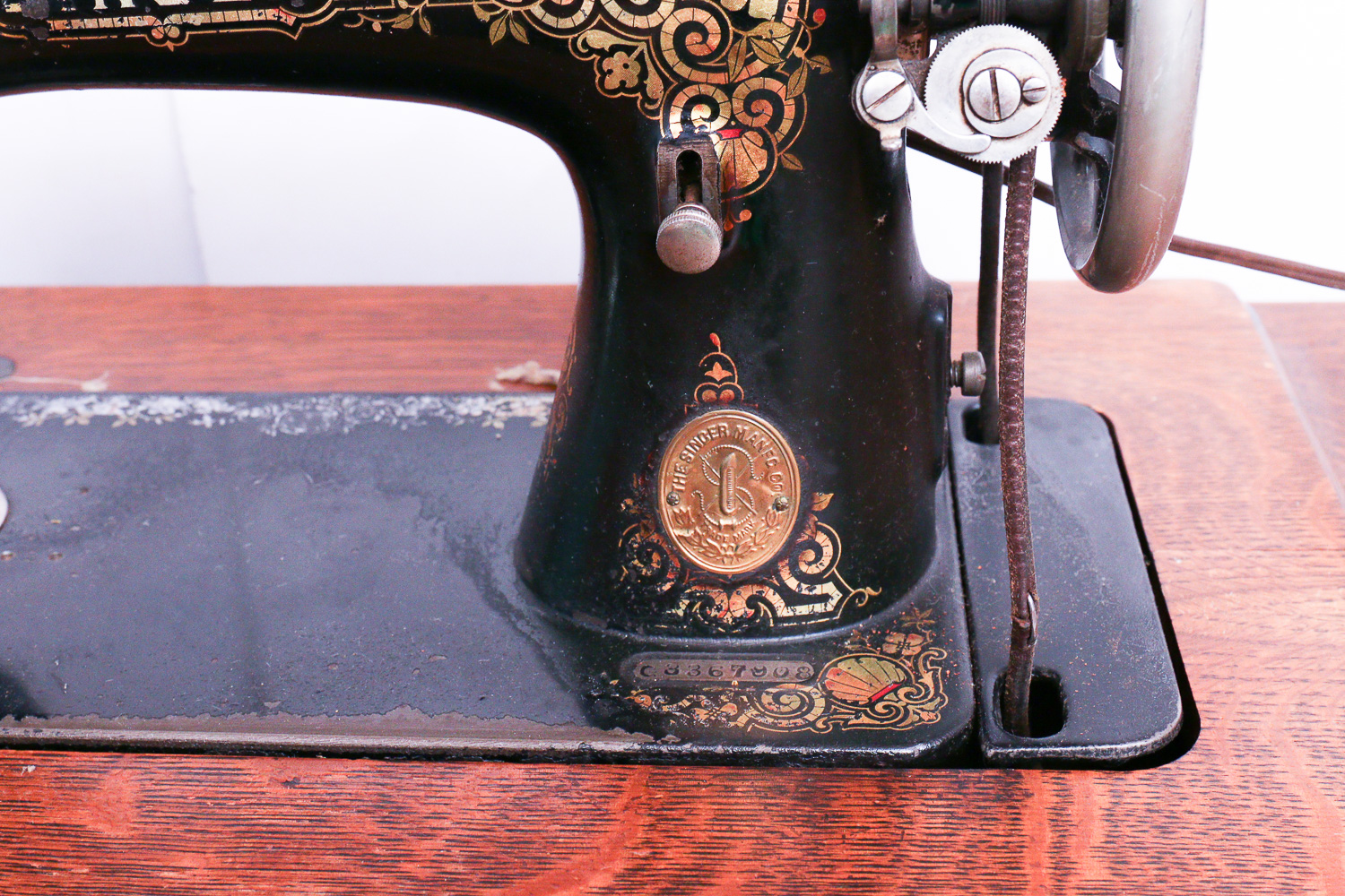 Antique Singer Sewing Machine, Bench and Thimbles