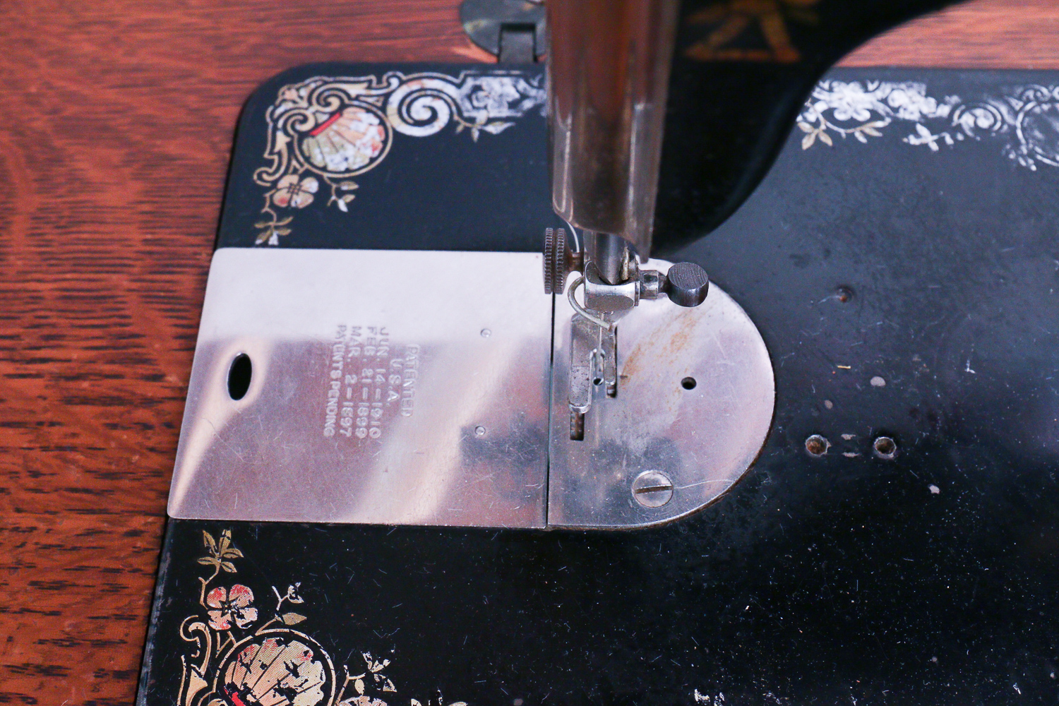 Antique Singer Sewing Machine, Bench and Thimbles