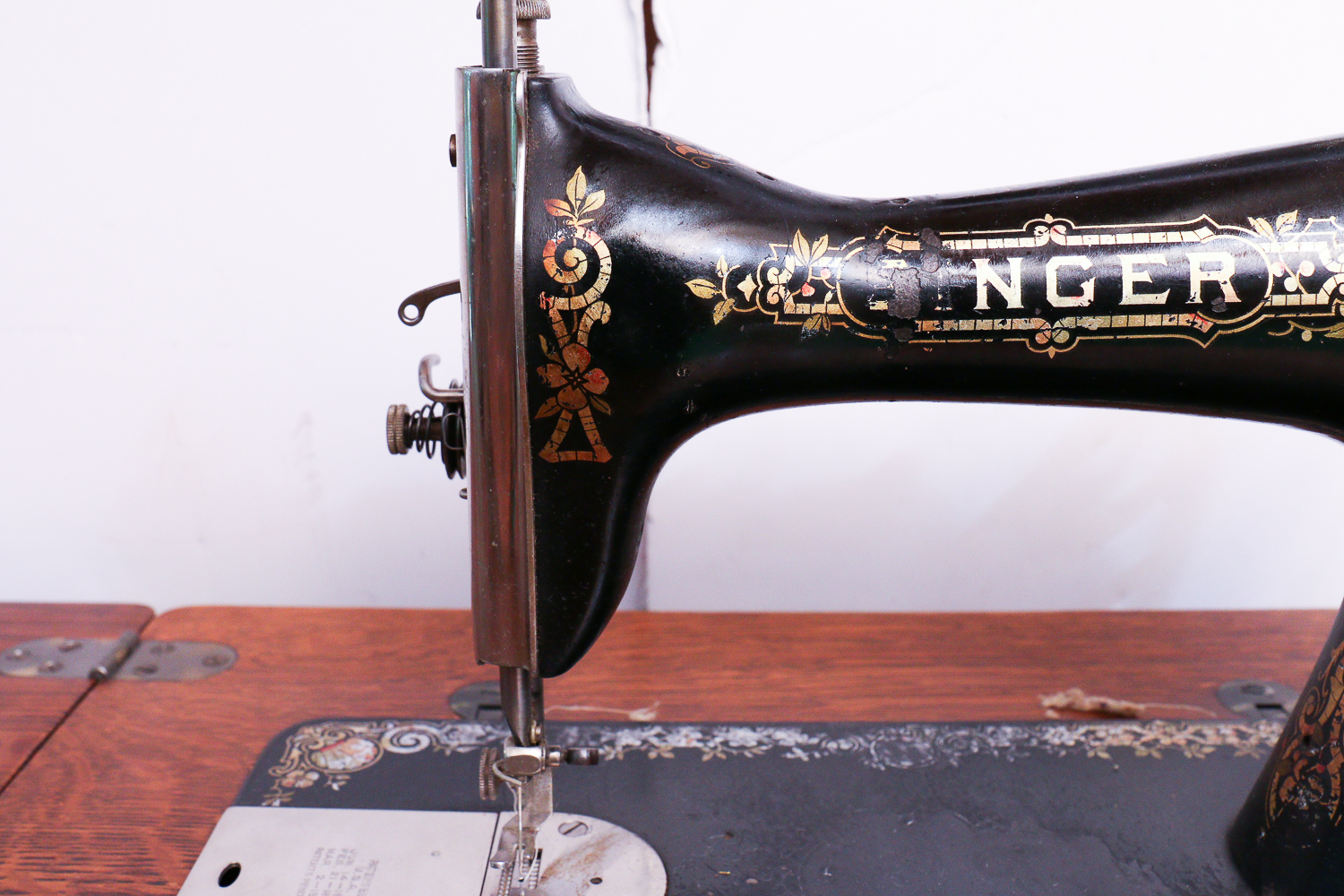 Antique Singer Sewing Machine, Bench and Thimbles