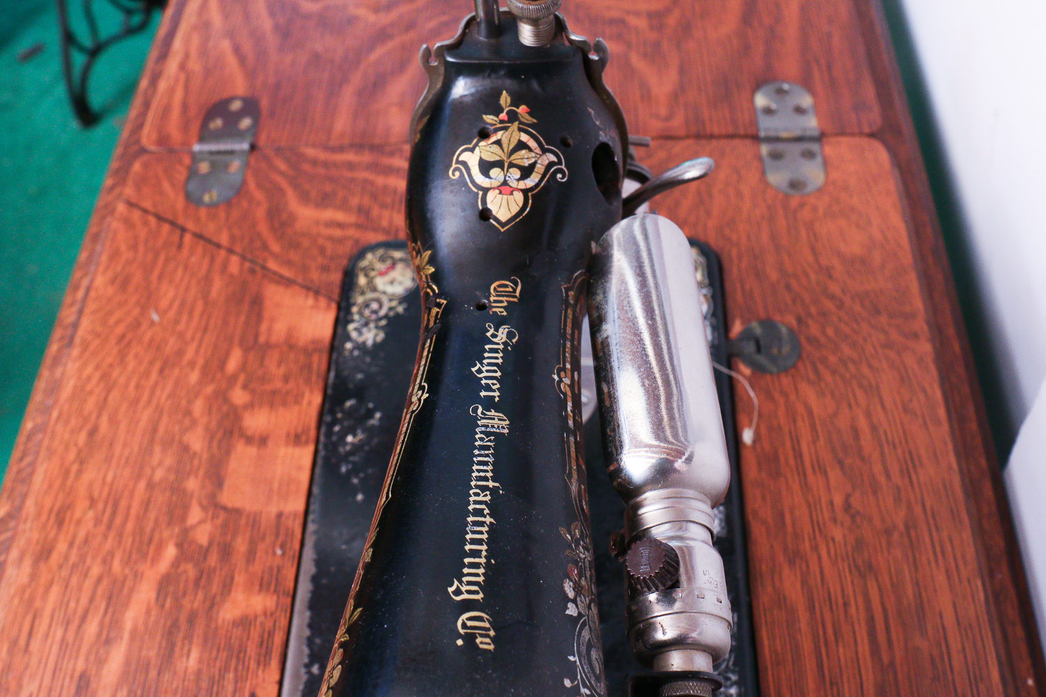 Antique Singer Sewing Machine, Bench and Thimbles