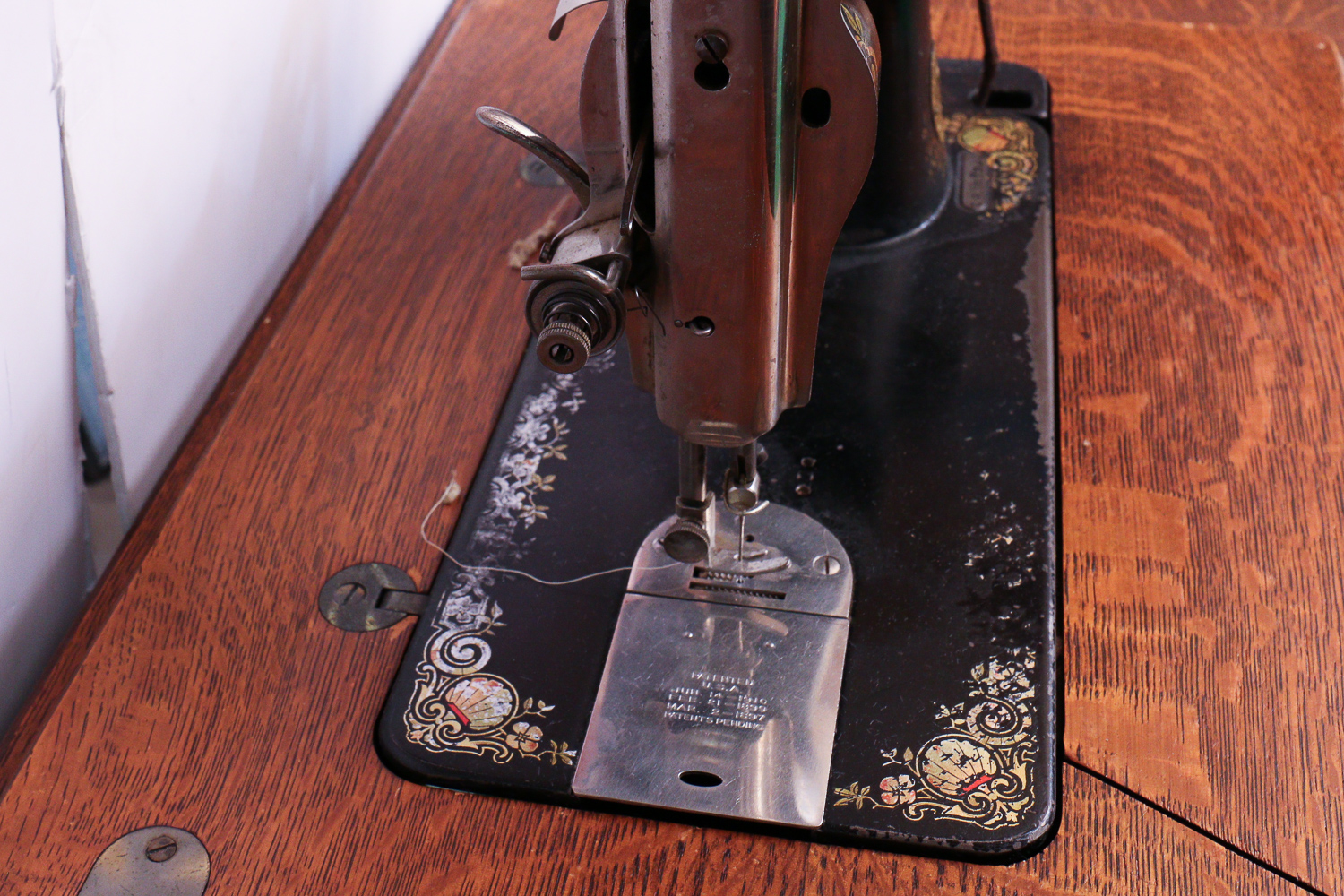 Antique Singer Sewing Machine, Bench and Thimbles