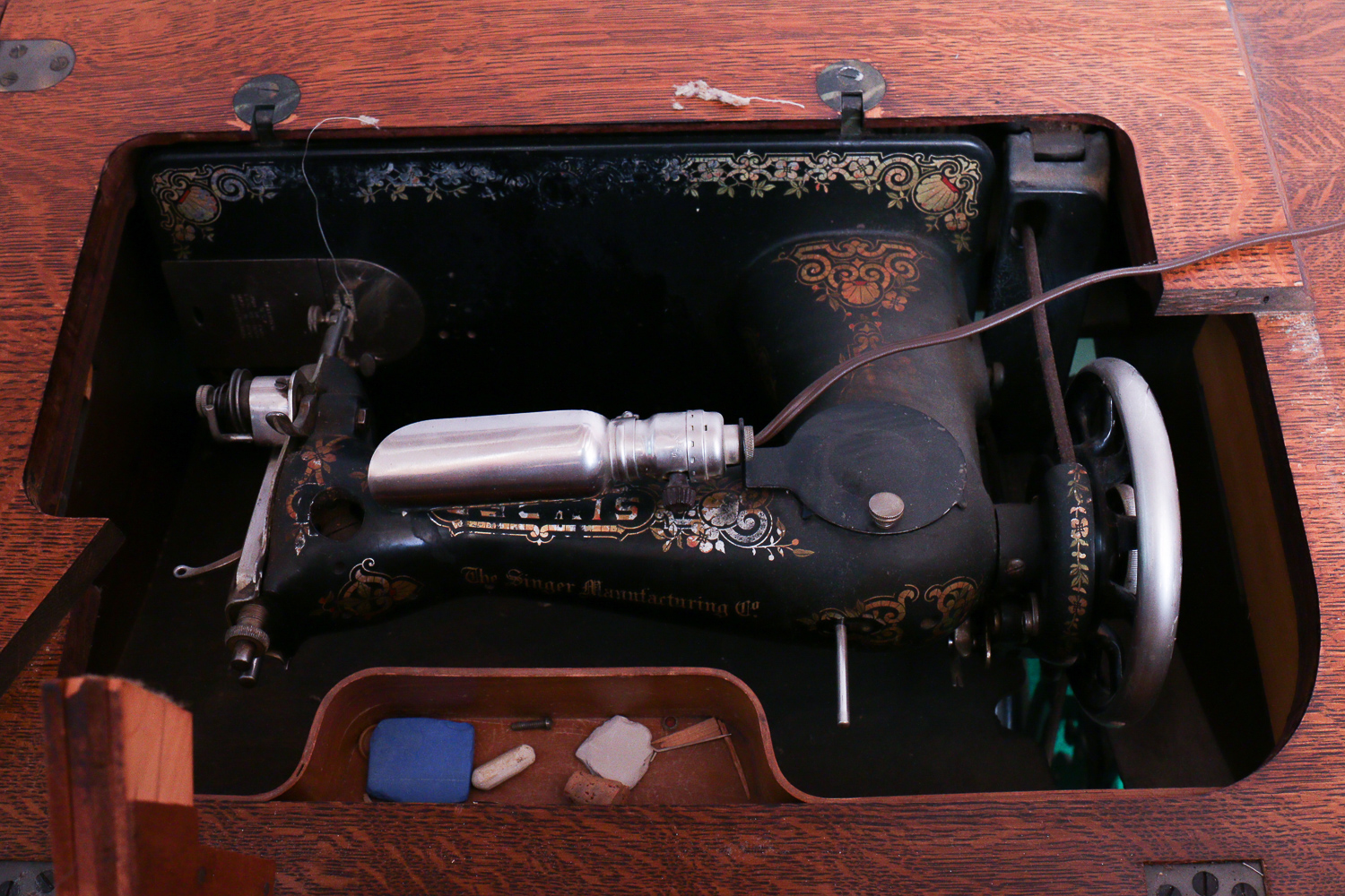 Antique Singer Sewing Machine, Bench and Thimbles