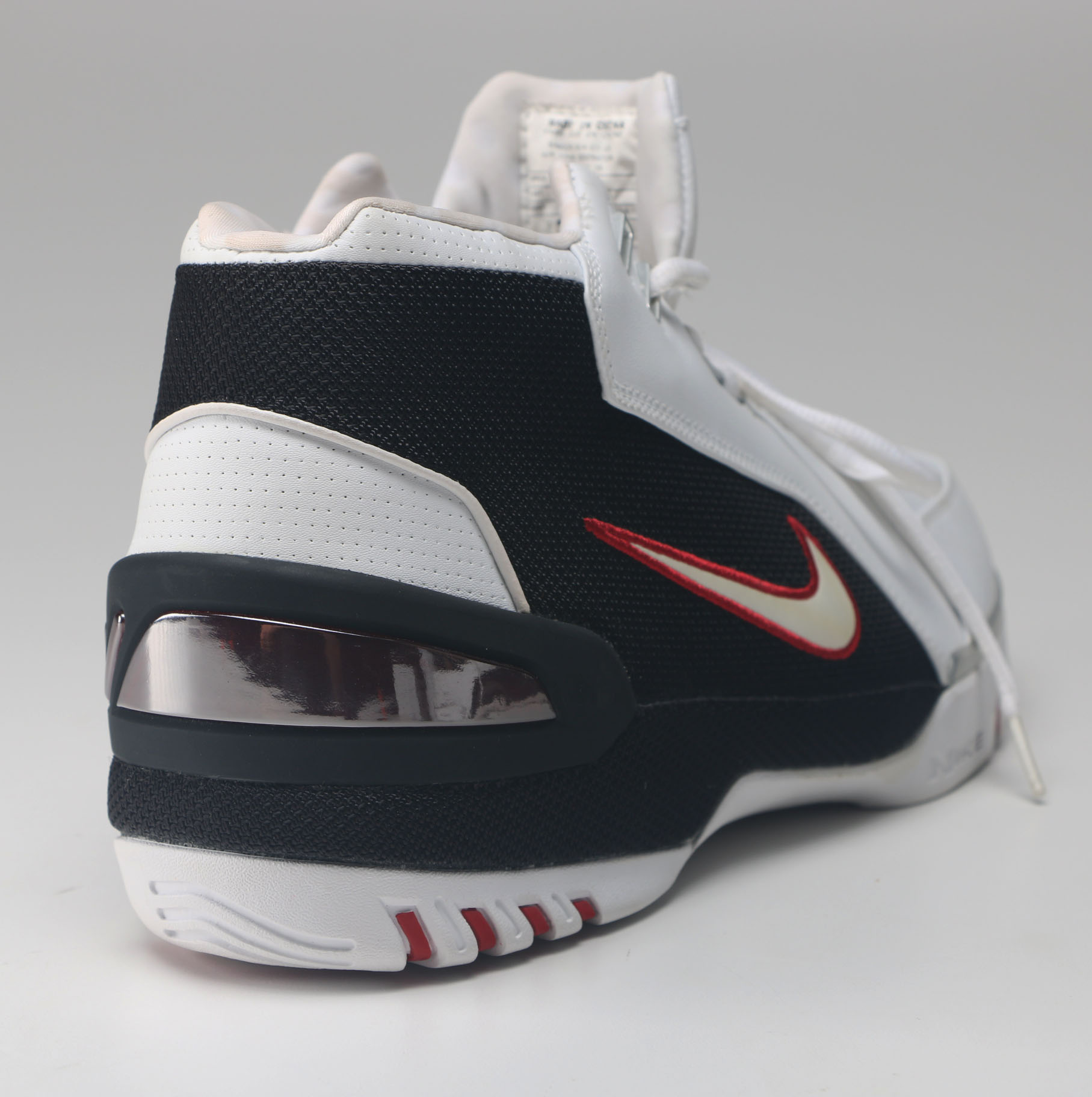 LeBron James Game-Worn Shoes With the Cleveland Cavaliers