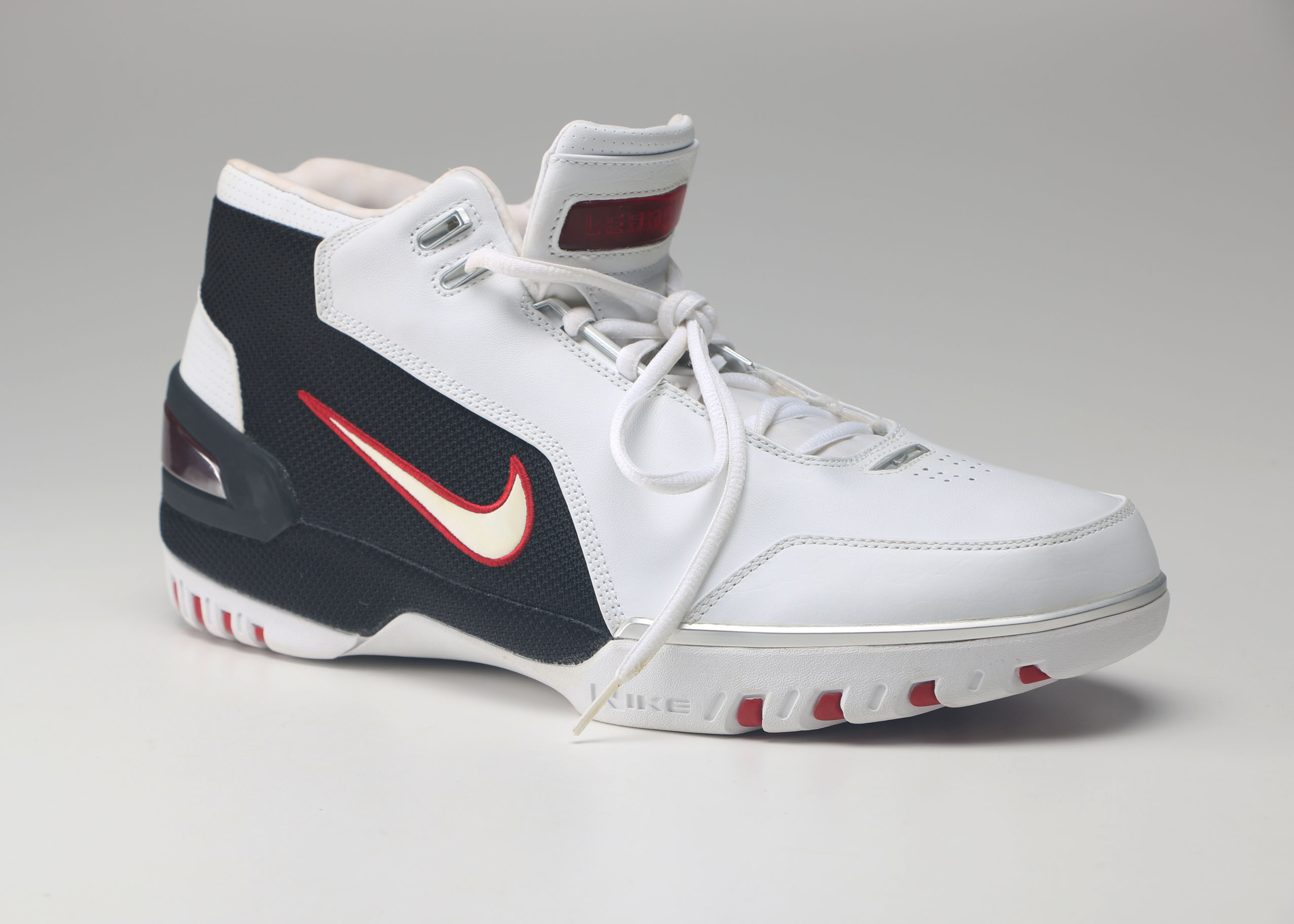 LeBron James Game-Worn Shoes With the Cleveland Cavaliers