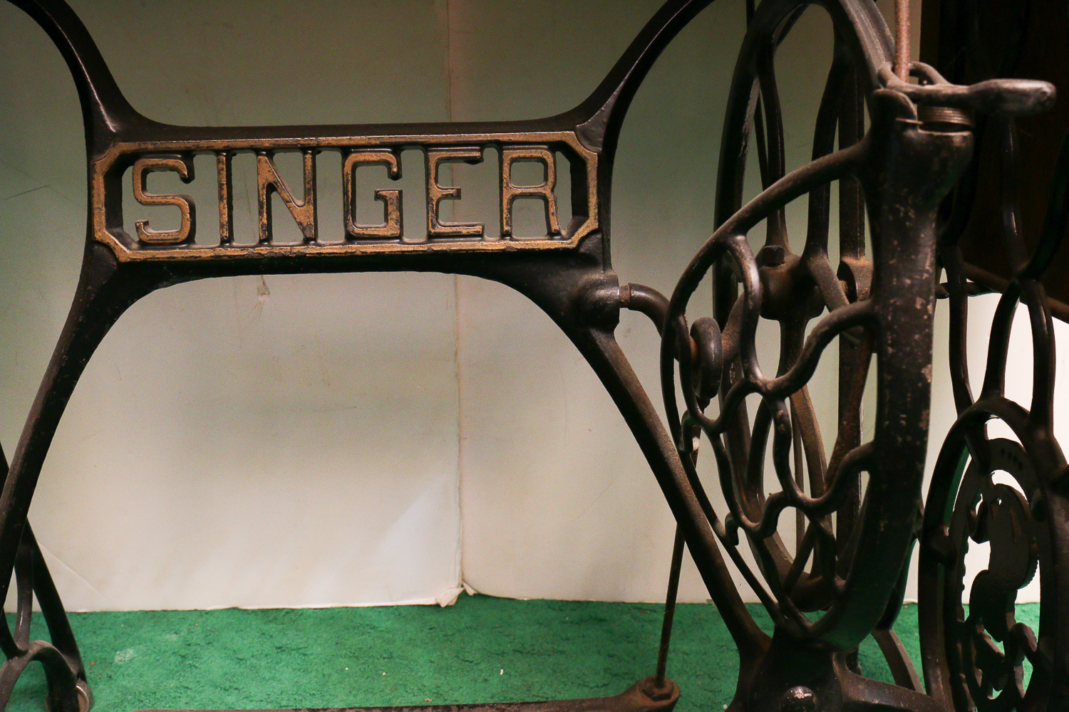 Antique Singer Sewing Machine, Bench and Thimbles