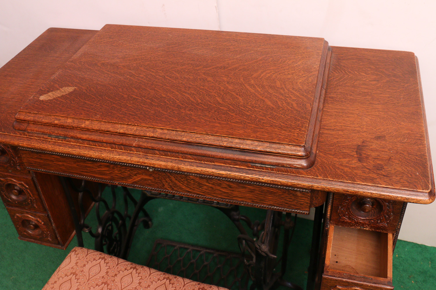 Antique Singer Sewing Machine, Bench and Thimbles