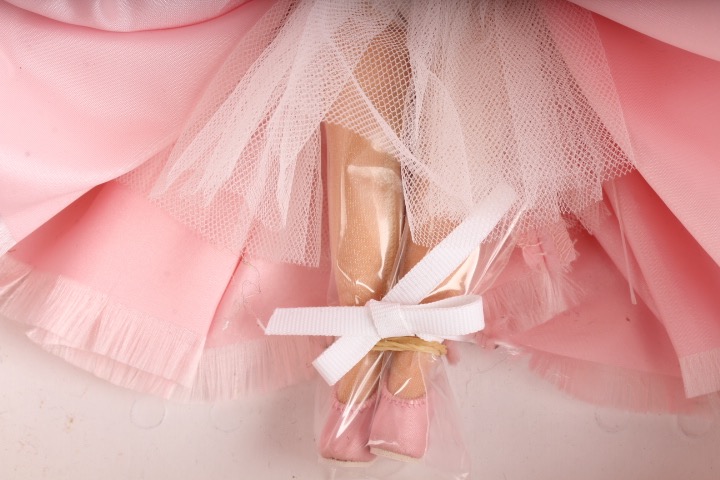 Limited Edition Madame Alexander "80th Anniversary Cissette" Doll