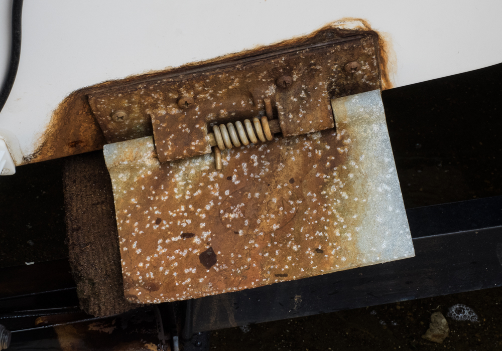 1988 Regal 19 Foot Empress 200XL and RamLin Trailer