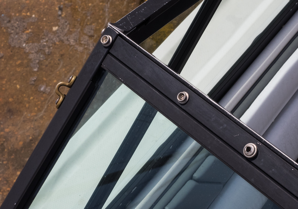 1988 Regal 19 Foot Empress 200XL and RamLin Trailer