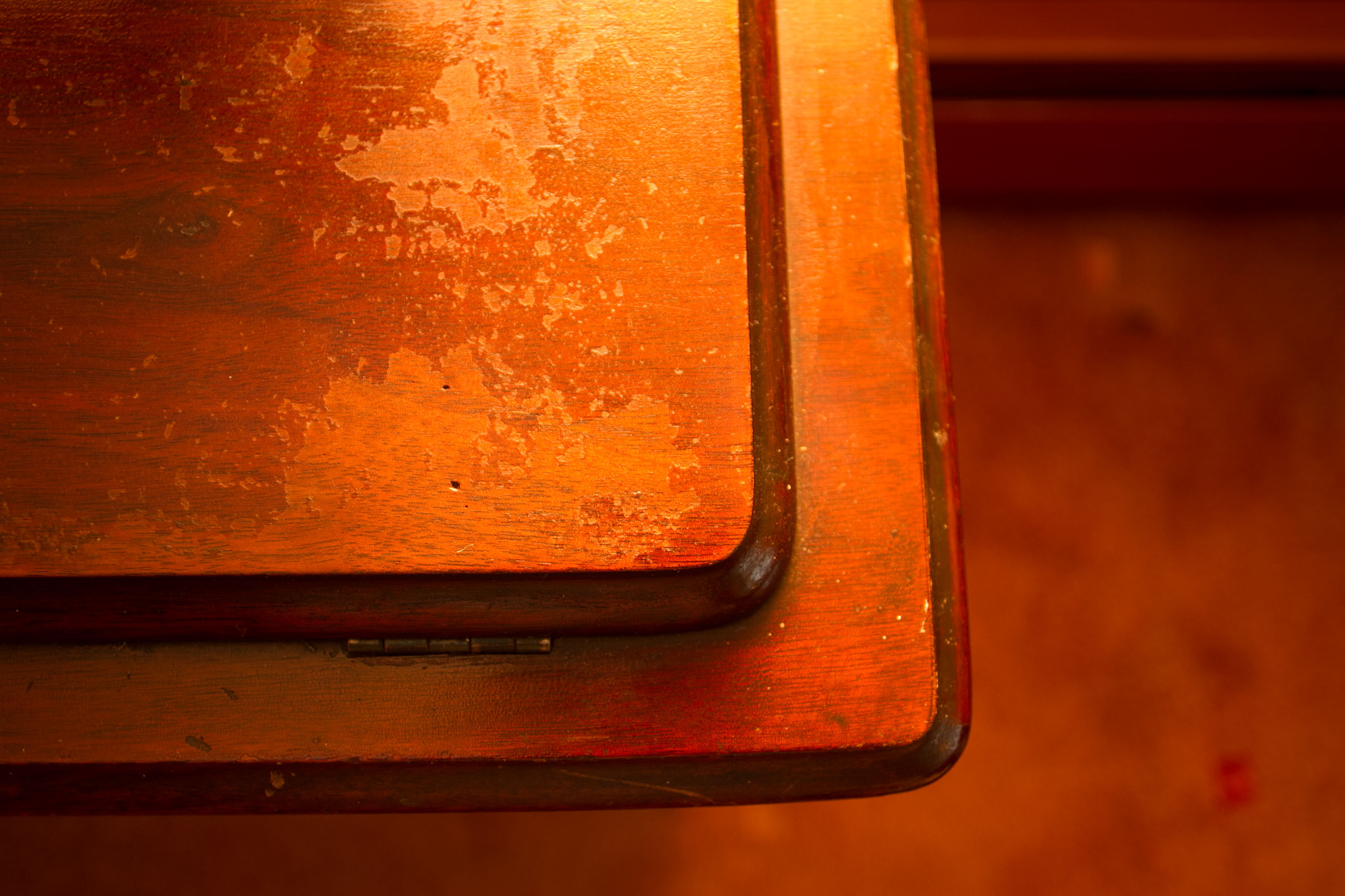 Vintage Singer Sewing Machine and Cabinet