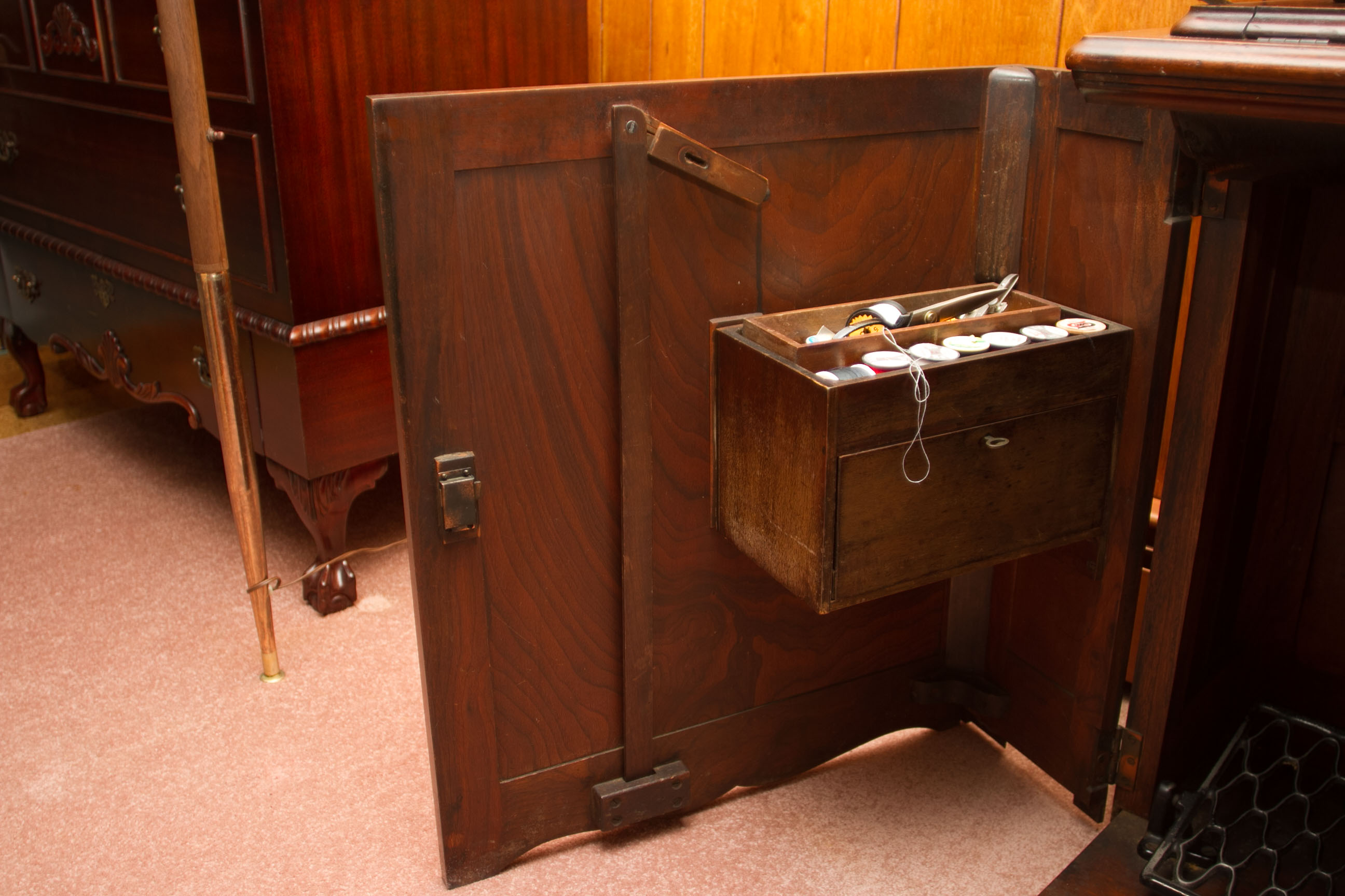 Vintage Singer Sewing Machine and Cabinet