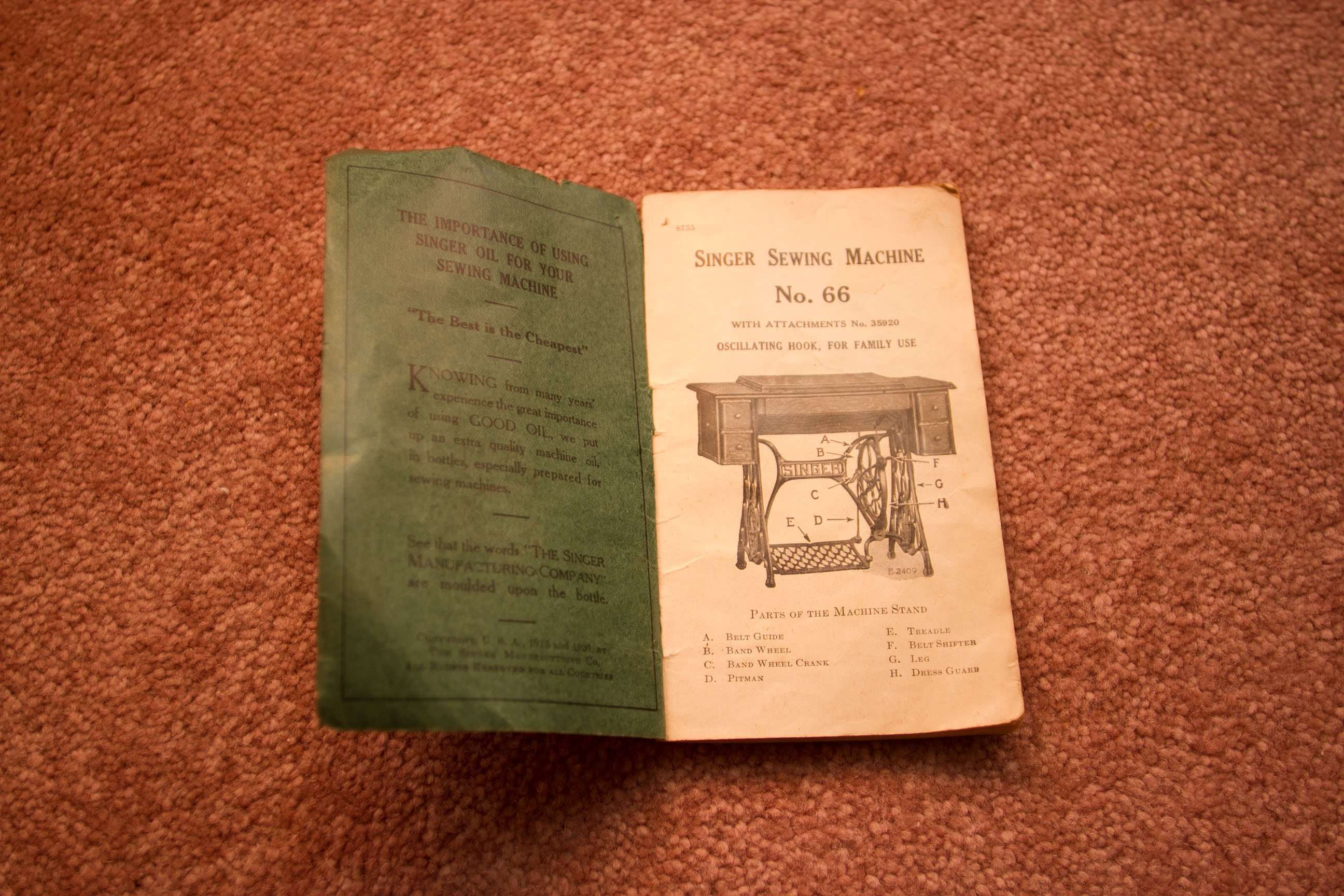 Vintage Singer Sewing Machine and Cabinet