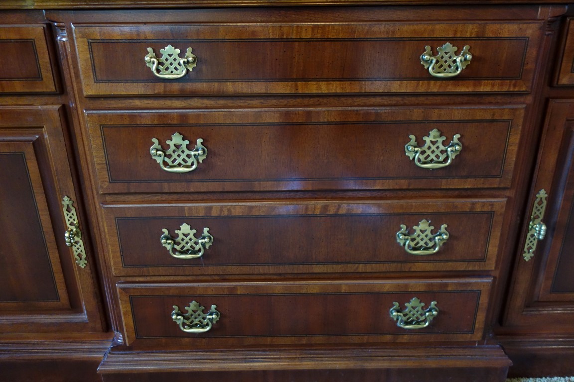 Chippendale Style Universal Furniture China Cabinet