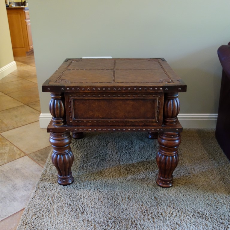 Collezione Europa End Table