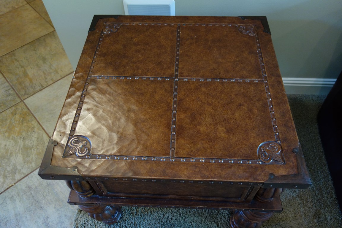 Collezione Europa End Table