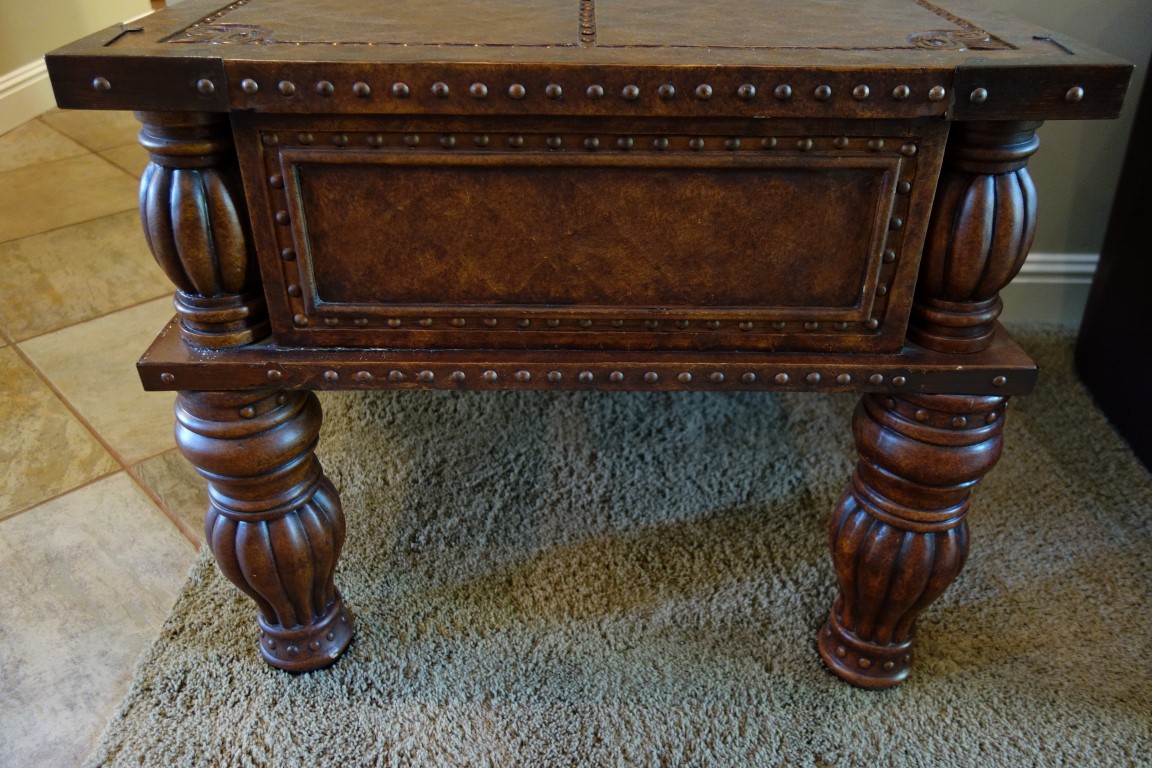 Collezione Europa End Table