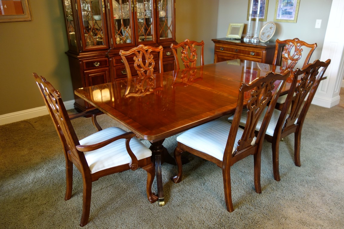 Universal Furniture Chippendale Style Dining Table And Six Chairs