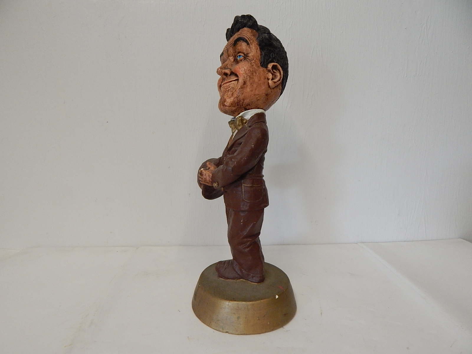 Stan Laurel Chalk Statue