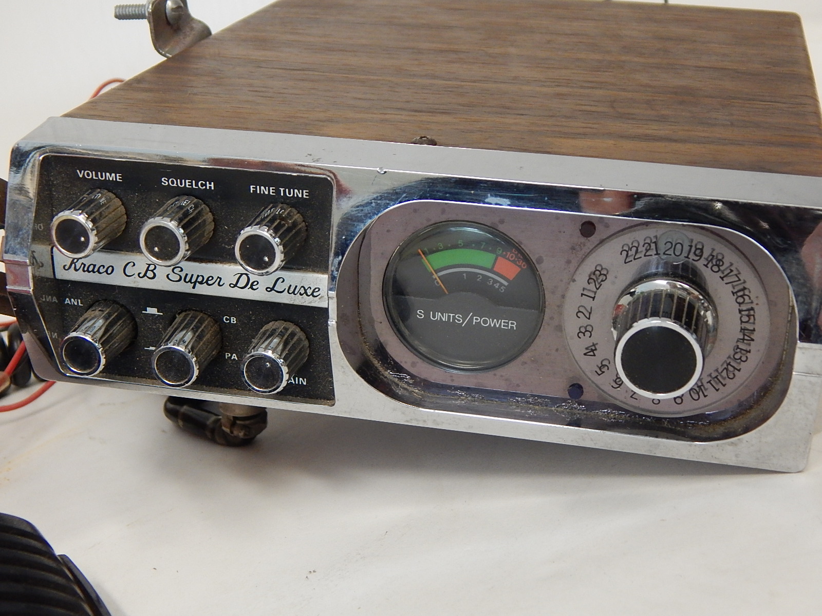 Kraco Super Deluxe CB Radio