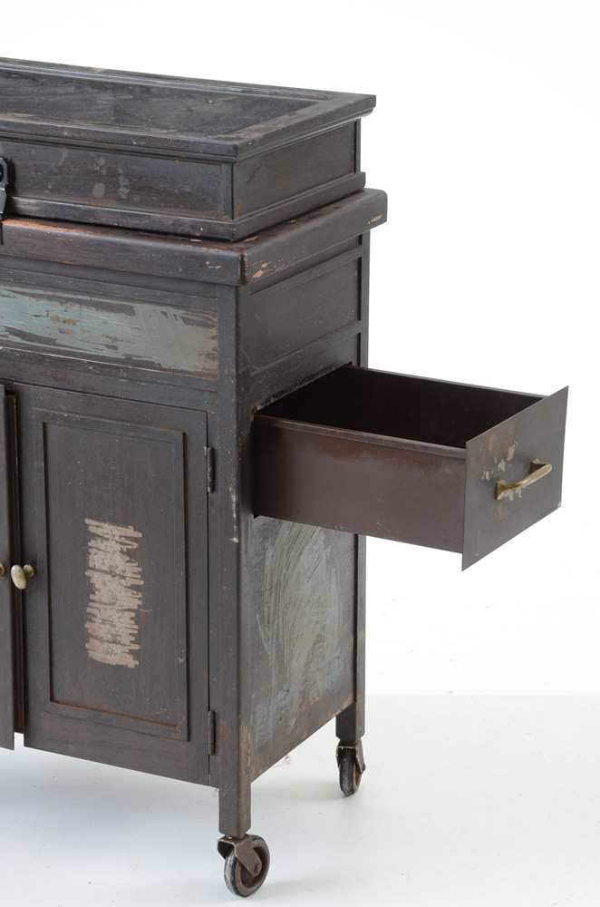 Industrial Rolling Display Case Cabinet