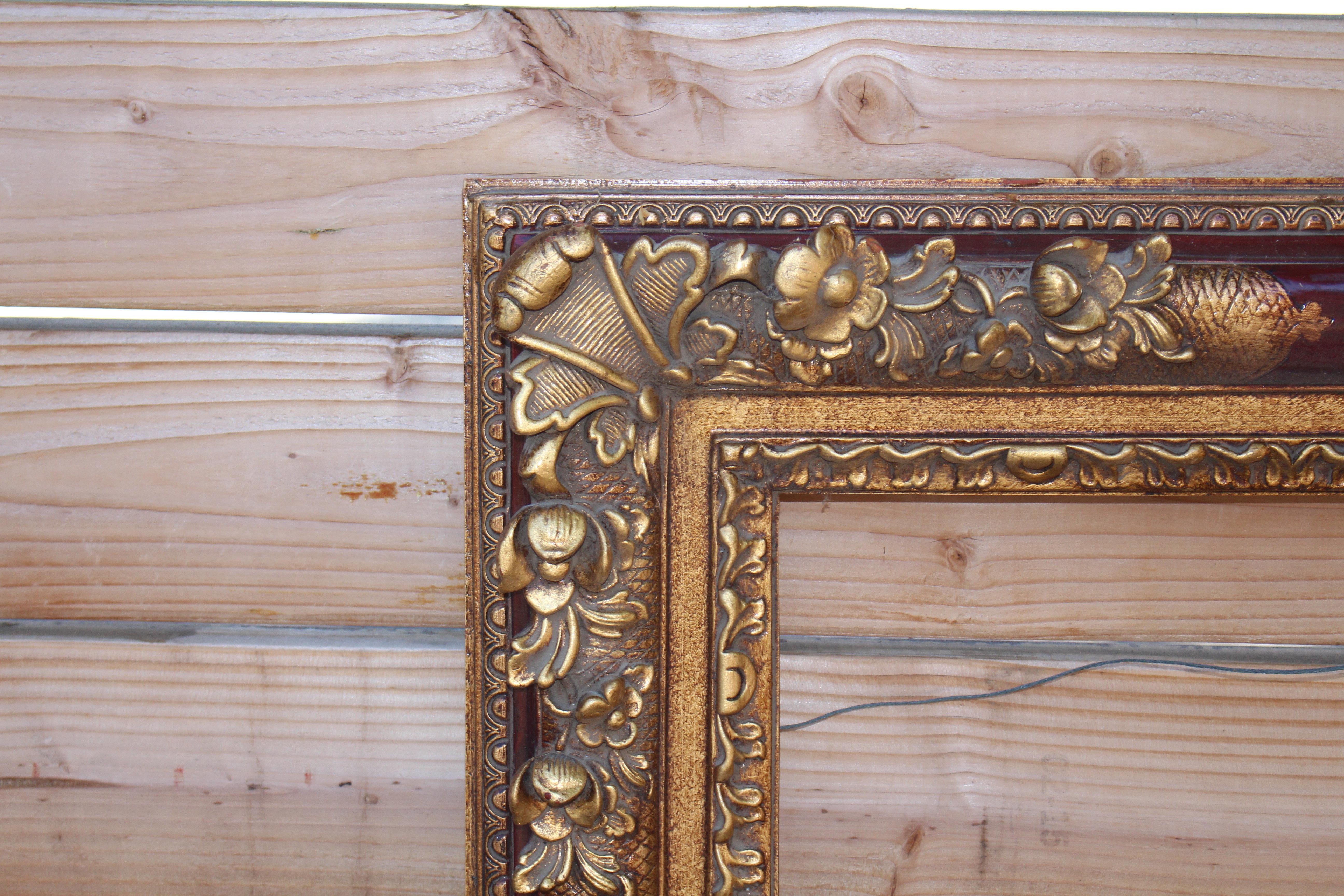 Red & Gold Guilt Ornate Picture Frame