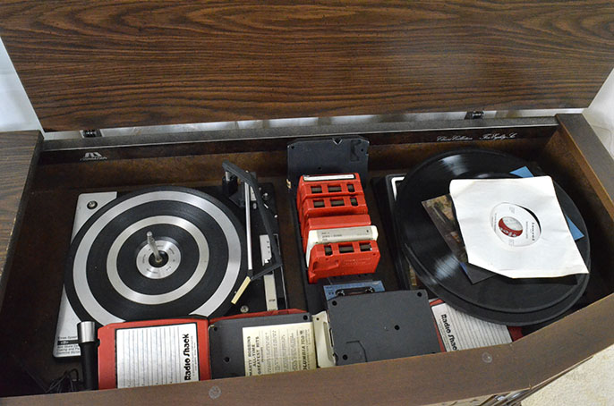 Vintage Soundesign Stereo Console with Microphone, Records and 8-Tracks