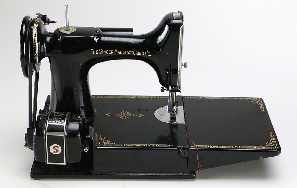 1948 Portable Electric Singer Sewing Machine