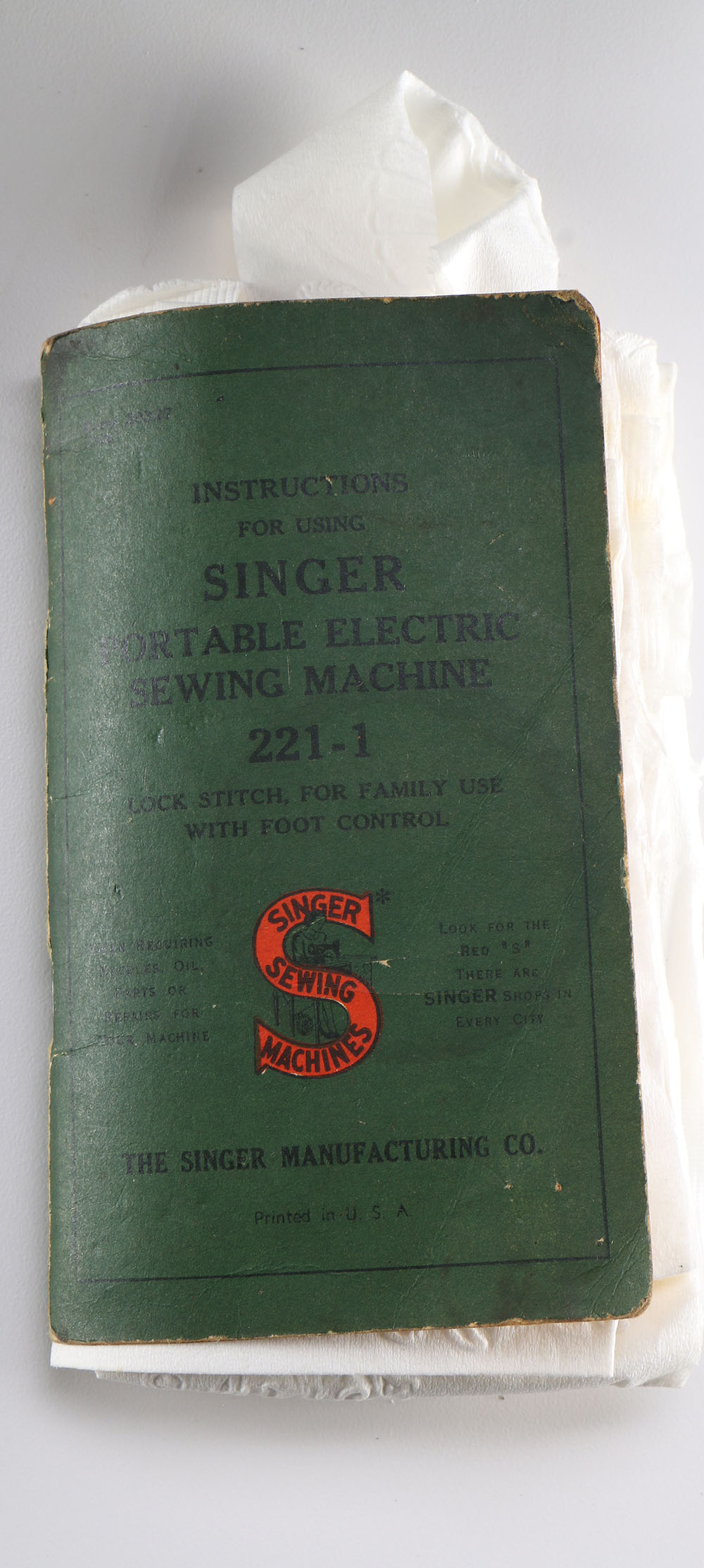 1948 Portable Electric Singer Sewing Machine