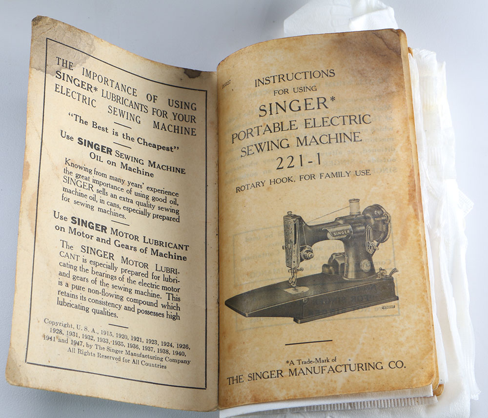 1948 Portable Electric Singer Sewing Machine