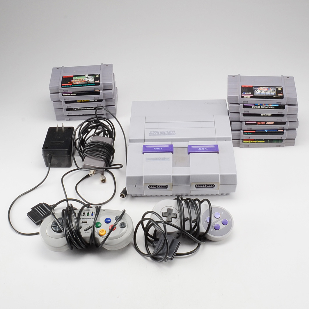 Nintendo Super NES Console, Controllers and Games