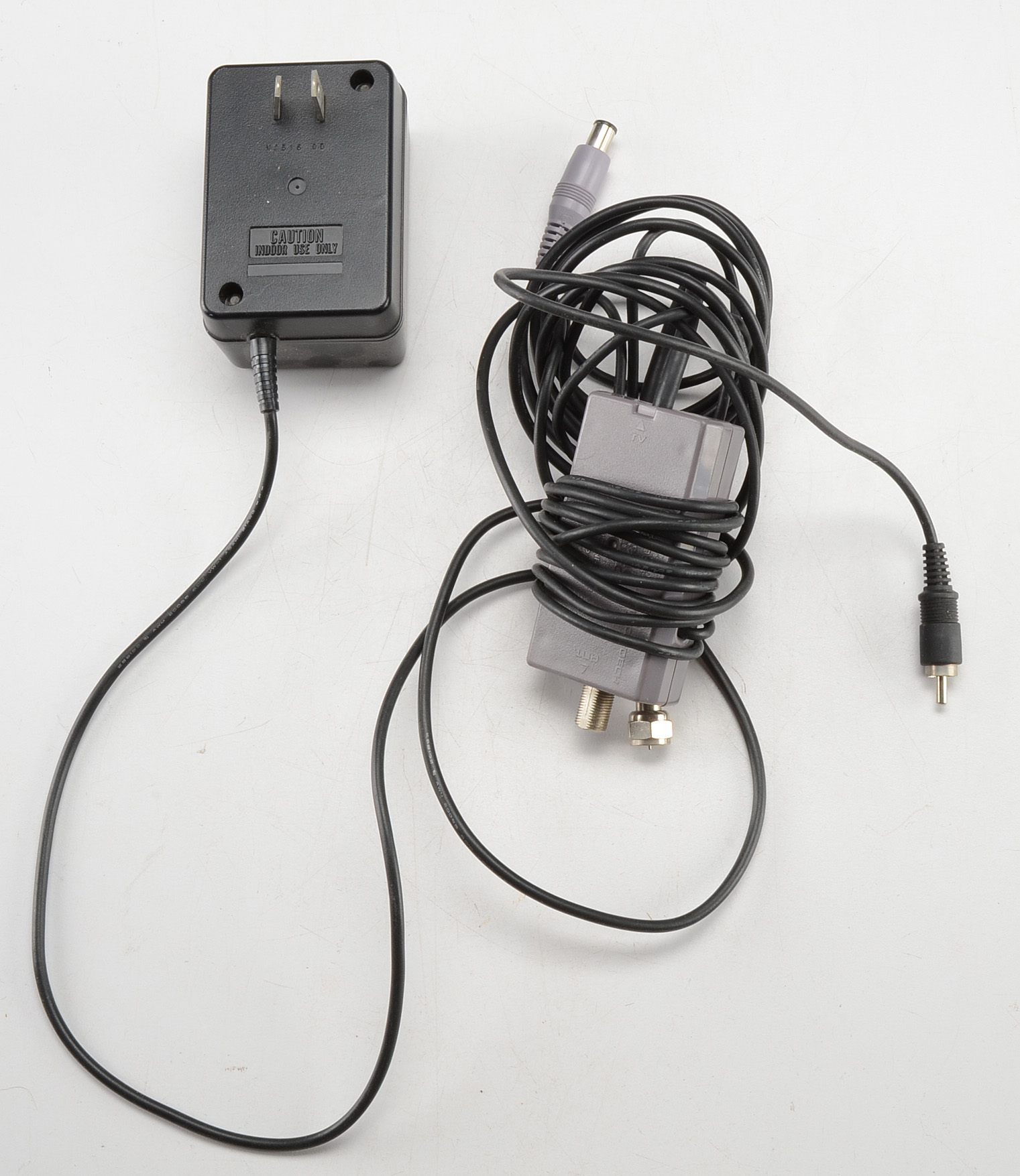 Nintendo Super NES Console, Controllers and Games