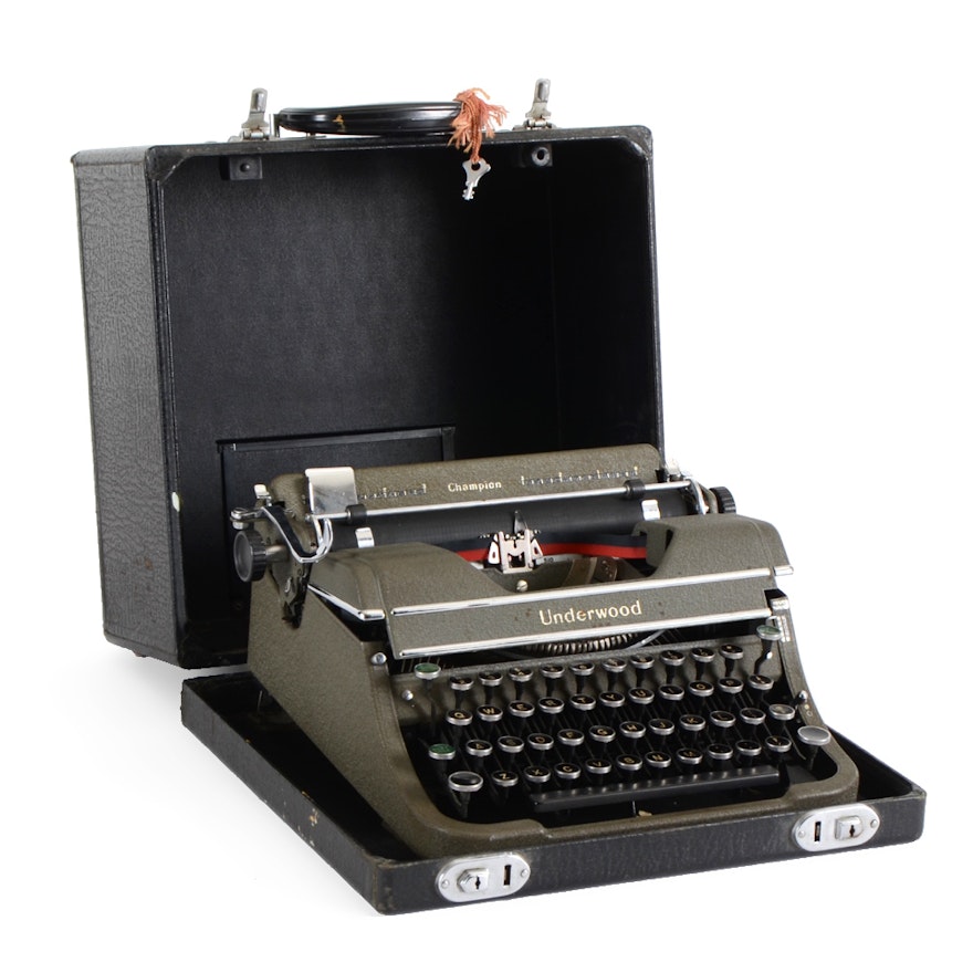 Underwood Champion Typewriter in Case