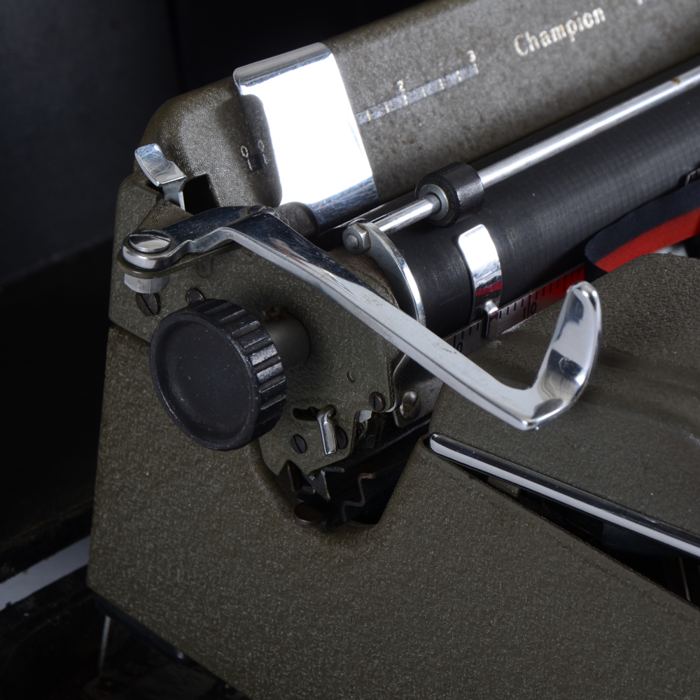 Underwood Champion Typewriter in Case