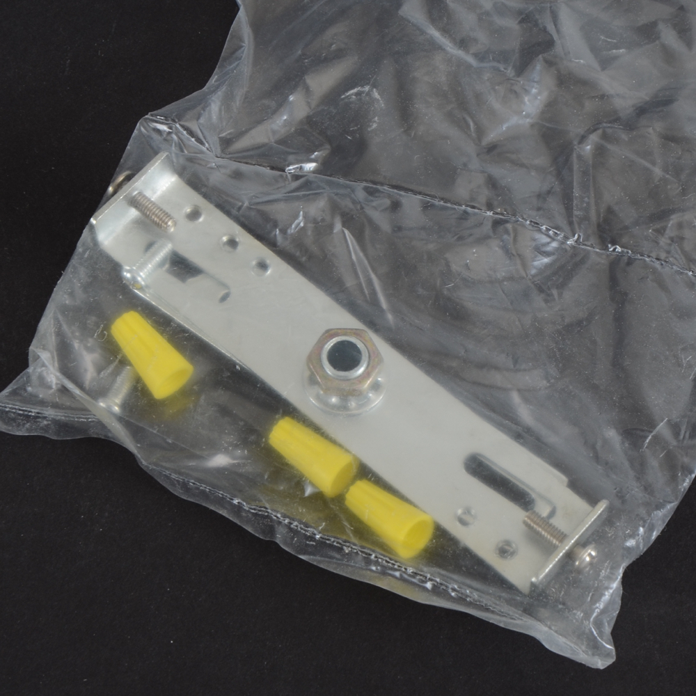 Nuevo Nadar Metal Pendant Light in Box