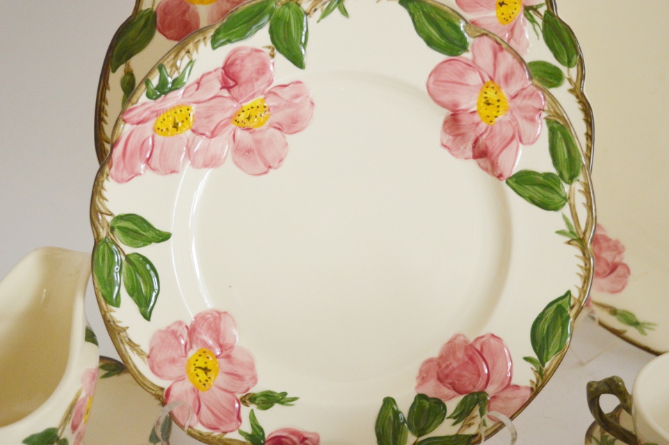 Franciscan Earthenware Dishes (90 pieces)