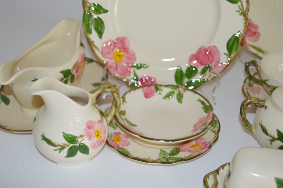 Franciscan Earthenware Dishes (90 pieces)