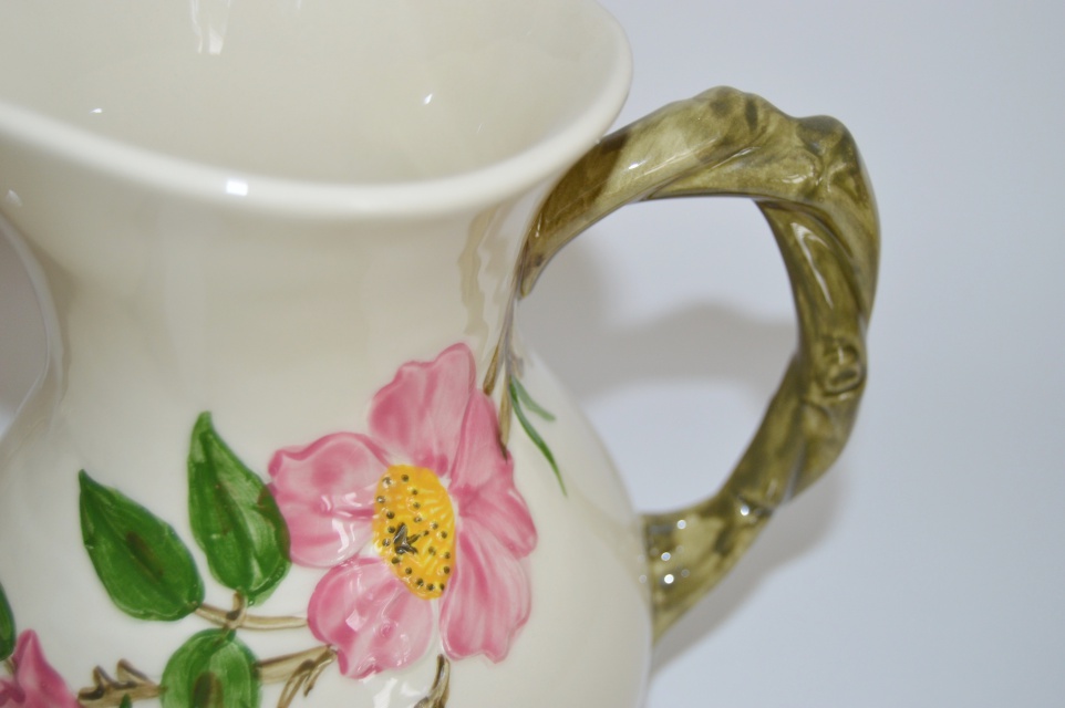 Franciscan Earthenware Dishes (90 pieces)