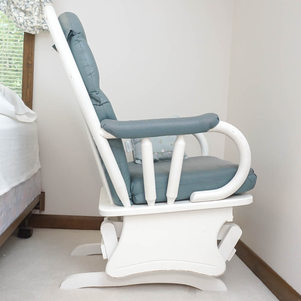 Wooden Gliding Chair