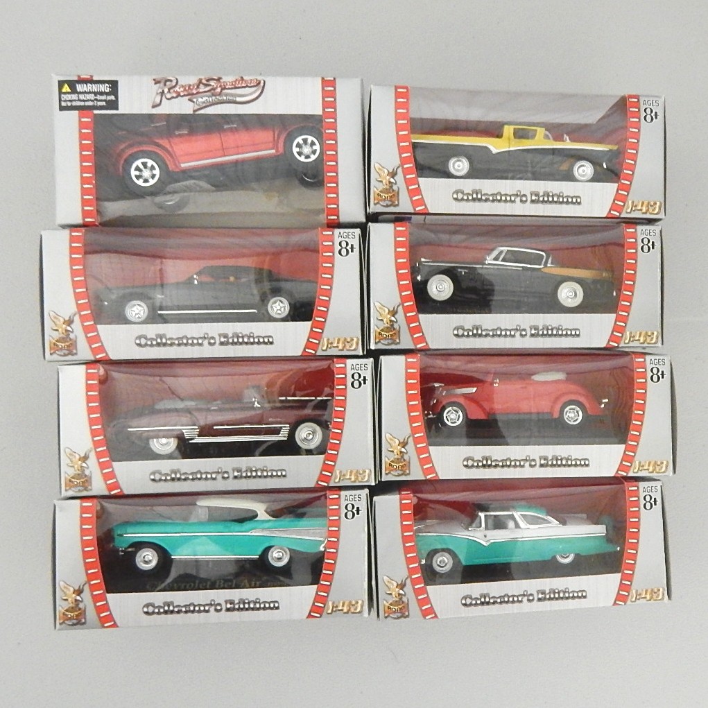 8 Classic Collectible Cars 1:43 Scale
