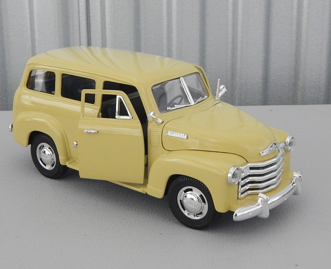 Mira 1:18 Scale 1950 Chevrolet Panel Van