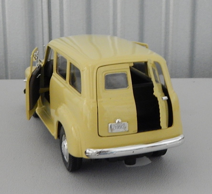Mira 1:18 Scale 1950 Chevrolet Panel Van