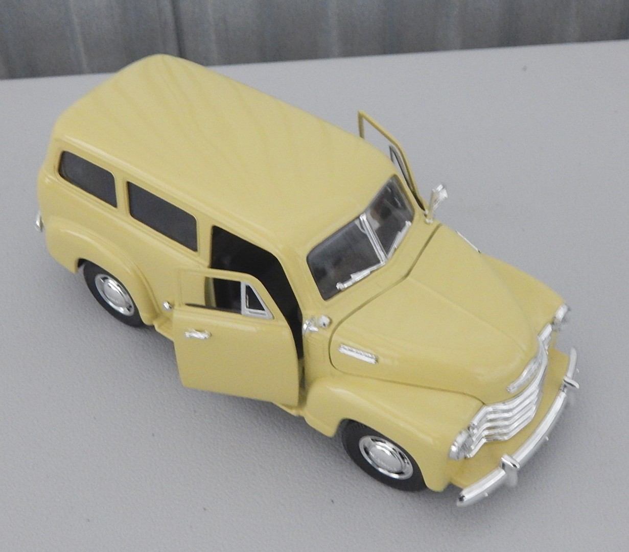 Mira 1:18 Scale 1950 Chevrolet Panel Van